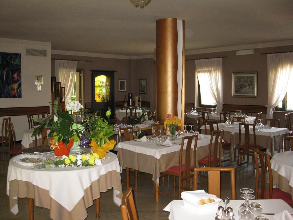 Albergo Ristorante Papa Peschiera del Garda Exterior photo