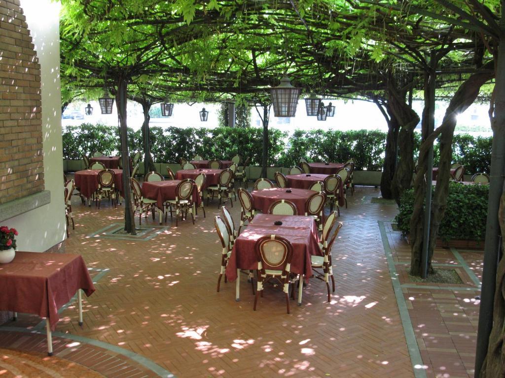 Albergo Ristorante Papa Peschiera del Garda Exterior photo