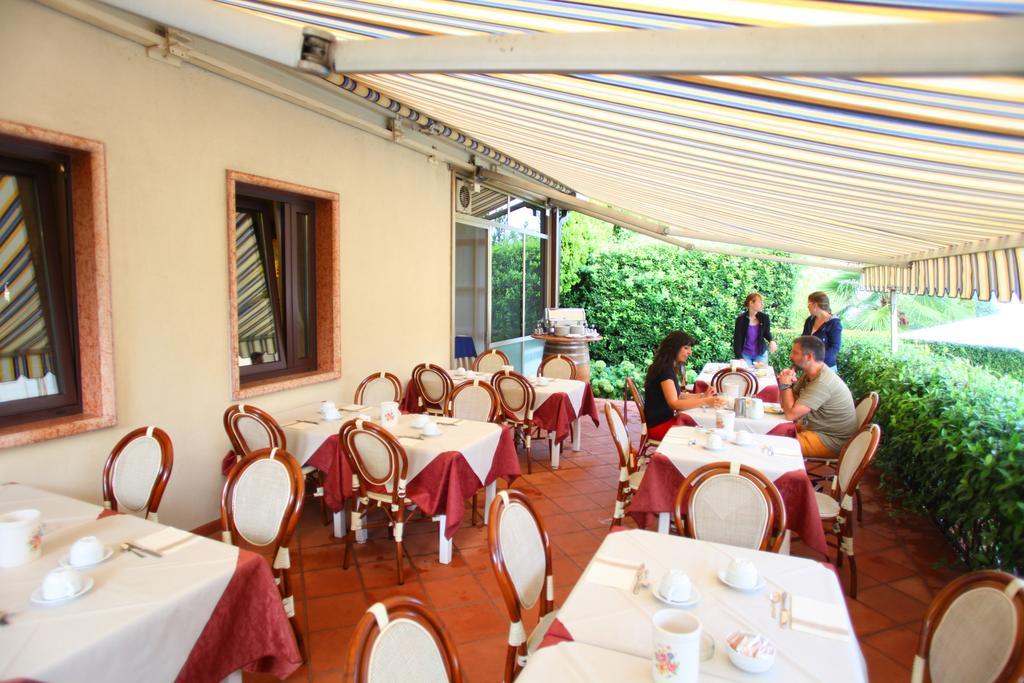 Albergo Ristorante Papa Peschiera del Garda Exterior photo